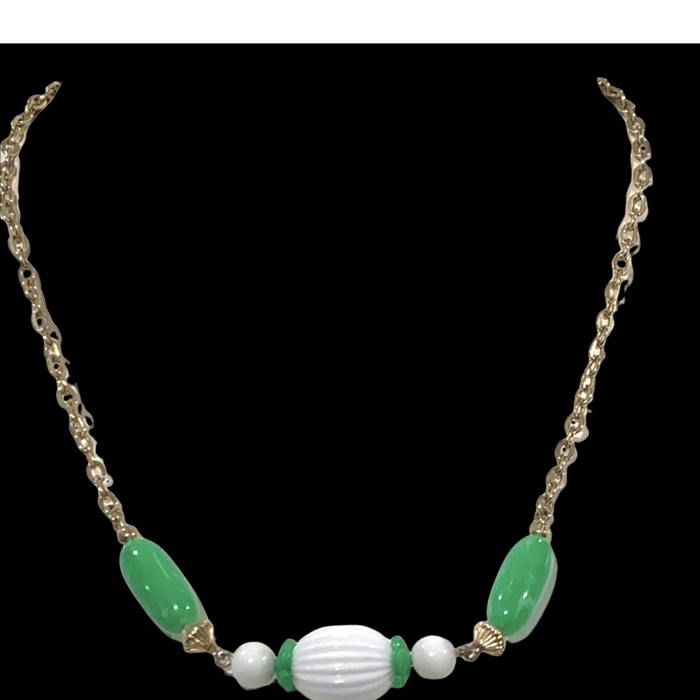Vintage Avon "Come Summer" 1975 Necklace